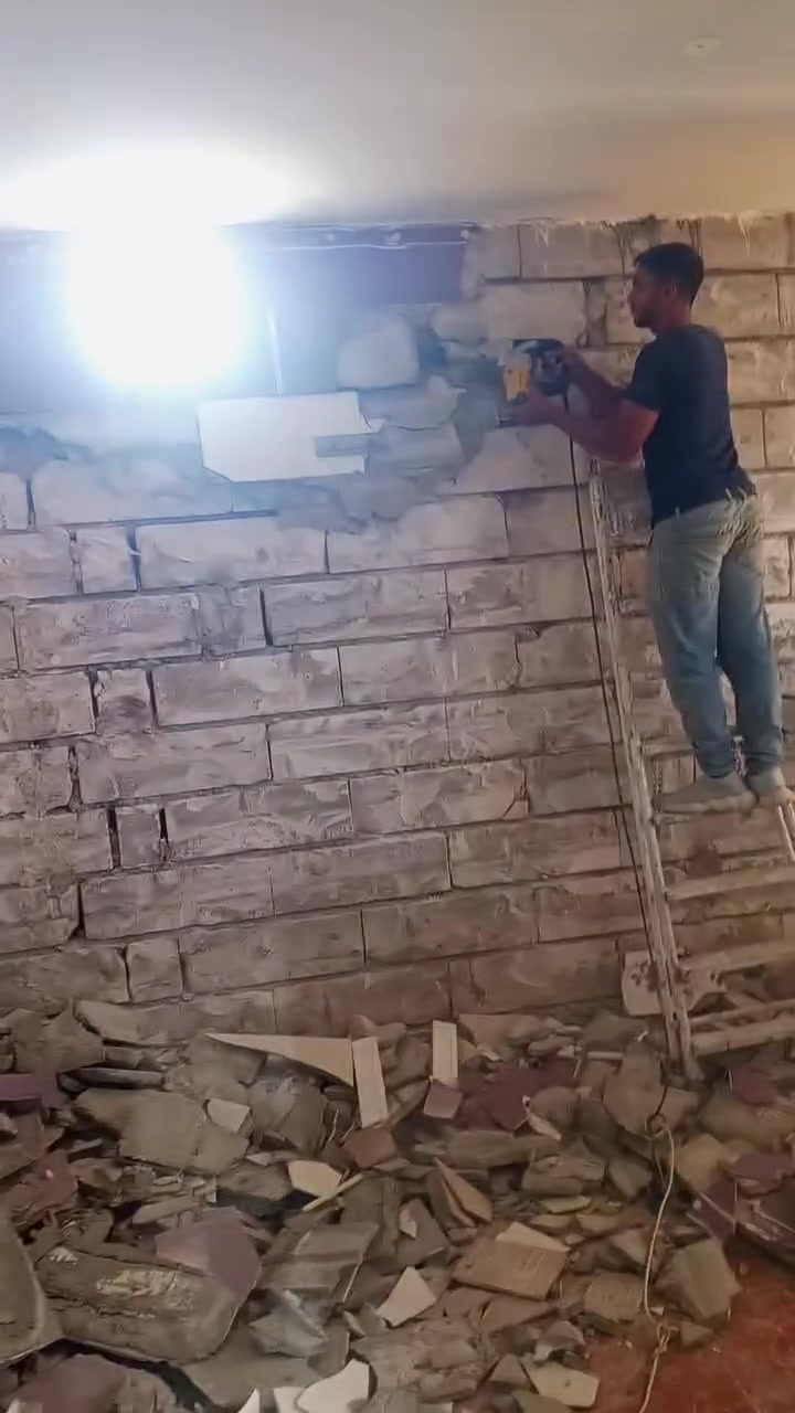 سلام وعليكم يوجد كادر نشتغل تفليش دفن ترميم صبغ  تكشير بل خدمه تنضيف بيوت نقاض ***********
