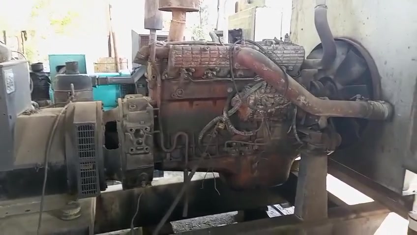 السلام عليكم
مولدة جاهزه وشغالة

نوع ( افيكو) 

حجم محرك ١٢٠
توليد ٢٠٠ k

السعر ٥٢ ورقة وبيه مجال

بابل- قضاء المحاويل

***********
