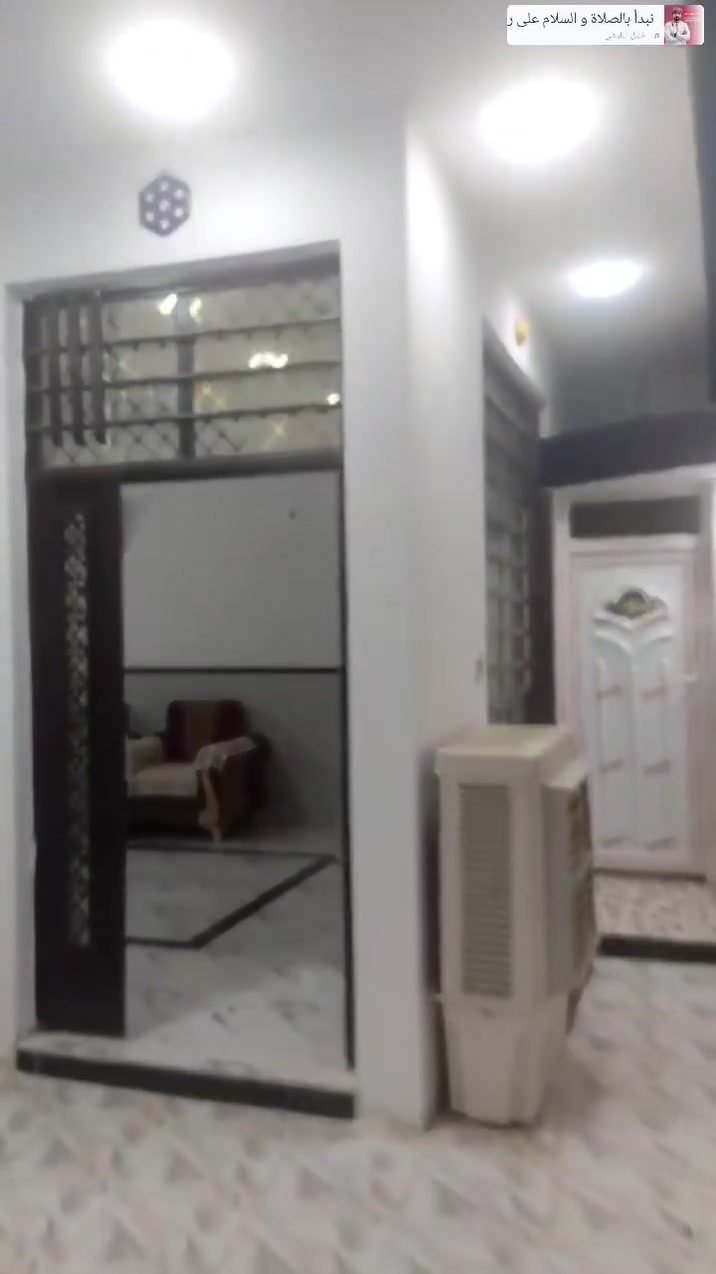 سلام عليكم             من رخصة الادمنيه
دار للبيع مساحته 220  متر جنس الارض زراعي سند 25

بناء حديث قبل 11 شهر 

تم انجازه يتكون من ستقبال وهول ومطبخ 

مع ايضن غرفتين نوم 5في4 وصاله 11في4 

مع ايضن غرفتين نوم 4 في 5 طابق 2 وكذالك 

صاله 11 في 4 وكراج 70 متر مربع مع صحيات خارجيه

مكانه خالص حي زهراء حي شمر 

يبعد عن شارع كروك 400 متر 

وكذالك عن شارع بغداد 400 متر

 اي ستفسار ع خاص او الاتصال ع رقم 

وسعر مناسب ع بناءه الحديث ولموقع

***********📱

***********📱
