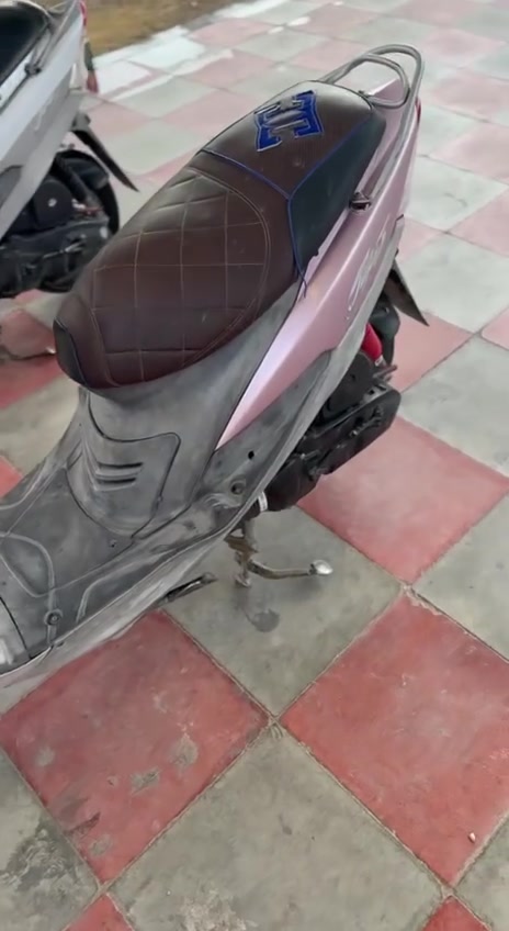ماكس نضيفه مامفتوحه سعر 750 وبيها مجال ‭***********‬
