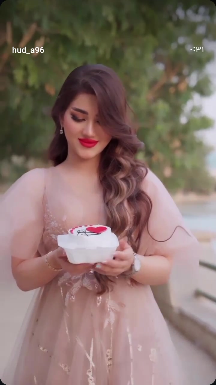 فستان • مستعمل • لبس مرة وحدة