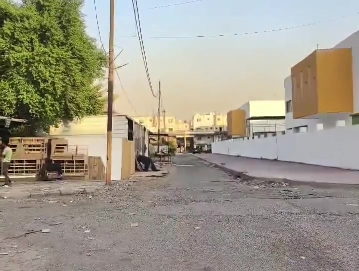 محل للايجار في الدورة حي الصحة داخل الشقق قريب علة الشارع العام التجاري خلف فلافل السيد  يحتوي  على ارضية كاشي +  سقف ثانوي+ جام خانة  اتصال  ***********
