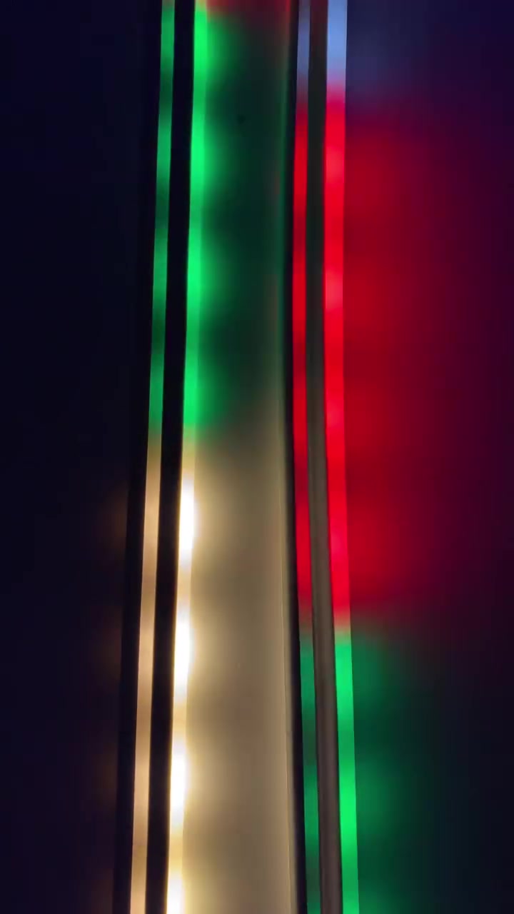 حوّل أجواء بيتك بلمسة إضاءة واحدة ✨🌈

شريط LED Neon Flex بطول 5 أمتار، مرن وسهل التشكيل، تقدر تعلّقه على الجدار وتسوّي بيه أي تصميم يعجبك.

💡 إضاءة بألوان متعددة
🏠 مثالي للغرف، الصالات، المحلات والديكورات
✨ يعطي المكان أجواء عصرية ومميزة
🔌 يجي مع سلك التوصيل والتحكم
📏 طول 5 متر حتى يغطي مساحة أكبر

ركّبه بطريقتك… وخلي الإضاءة تغيّر المكان بالكامل! للتواصل راسلونا واتساب  
*********** 📞
سعر القطعة (12 الف فقط) 
التوصيل بغداد (2000) باقي المحافظات (5000) وبلعافية 💚

