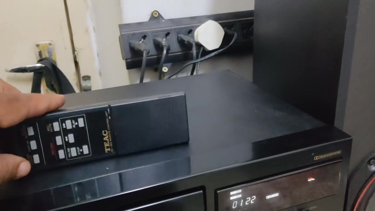 مسجل كاسيت • TEAC V1050 • 3 هيد