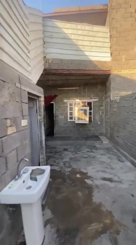 يا الله    دار للبيع المساحه ١٢٠ متر

الوجه ٤ونص

 النزال ٣٦ طابقين استقبال مطبخ ملحقاتأ غرف نوم٢

العنوان بغداد
مدينة الصدر قطاع صفر الشارع العام 

للاستفسار الاتصال على الرقم ***********
