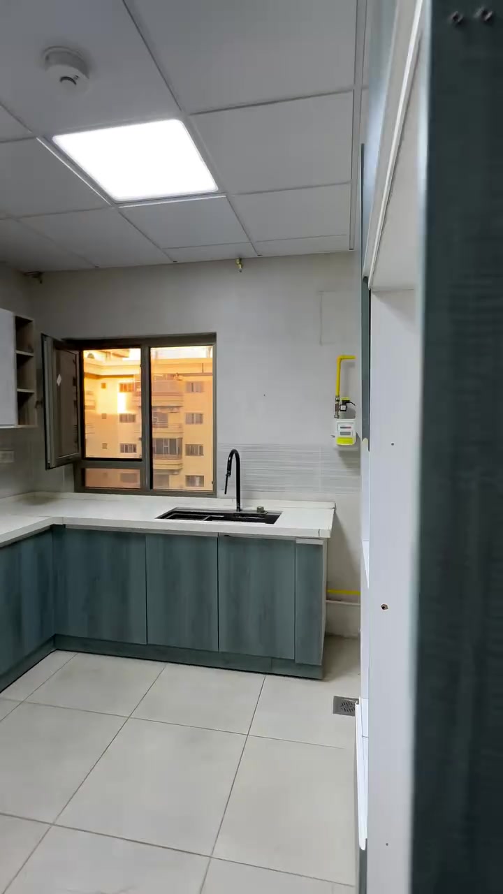 شقة للإيجار📍مجمع سومو السكني 
زيونة مقابل مدينة العاب بغداد

🔹مساحة الشقة 175م² | مجهزة بمطبخ
تتكون من 

▪️3 غرف نوم - غرفة ماستر
▪️اسقبال
▪️مطبخ منفصل
▪️صالة
▪️حمامات عدد 3
▪️مجهزة بكاونتر
▪️اطلالة بحيرة 
▪️بالكون لكل الغرف

مميزات المجمع ::
موقع مميز , سيكورتي , مصاعد

للاستفسارات:: *********** - ***********

#المنصة_العقارية #عقارات_المنصة #مجمع_سومو
