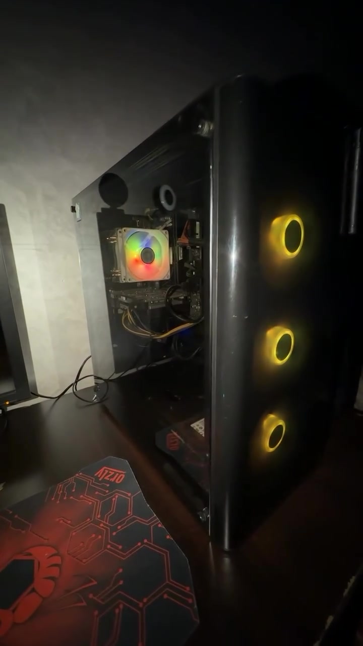 للبيع PC Gaming نظيف وجاهز: المعالج Intel Core i5-10400F، كرت الشاشة NVIDIA GeForce GTX 1650 4GB، الرام 16 جيجا والمذربورد Gigabyte H410M S2H V3، التخزين ١ تيرا، Windows 10 Pro 64-bit، يدعم DirectX 12. الجهاز شغال وجاهز للألعاب والاستخدام اليومي. كيبورد وماوس جداد، والبوكسات موجودة. السعر ٥٥٠ ألف دينار قابل للتفاوض عنوان بغداد السيديه 
رقم ***********

