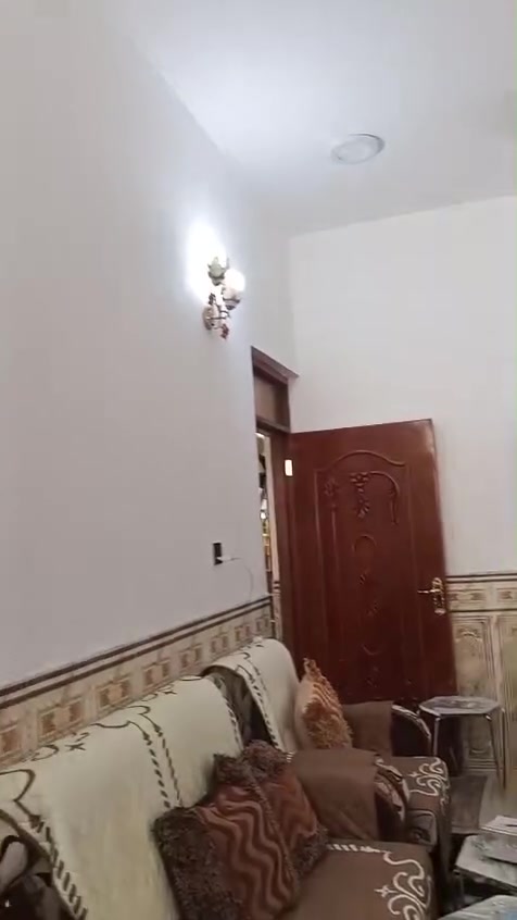 دار للبيع ٣٠٠م طاقين  طابو صرف في اور قريل للسايدين خدمات كامله موقع مميز للاستفسار الاتصال على الرقم *********** او *********** مستعجل على البيع لظرف ما
