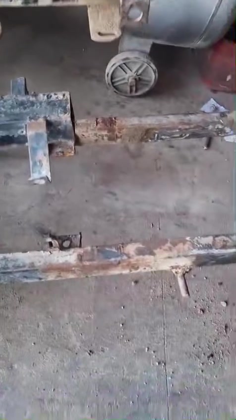 سلام عليكم شاصي البيع وراق مديل 13وراقه كامله  الون خضر ***********
