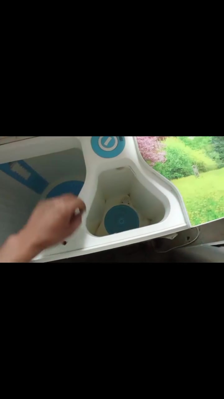 السلام عليكم غسالة ملابس حوض كبير غسل وحوض غسل صغير مال ملابس داخليه وجواريب  ونشاف نضافت الغساله 90بلميه كلش حلوه ومرتبه السعر 125 وبيه مجال ***********

