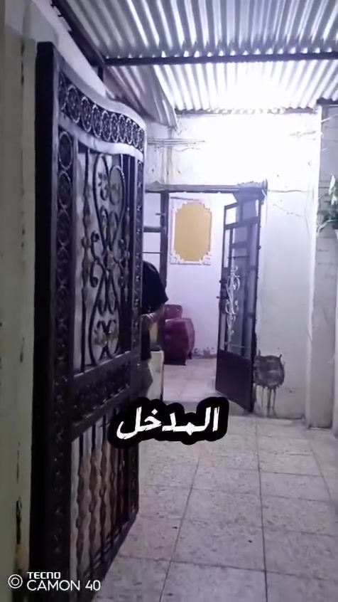 للرهن دار مساحة 60م
المكان: الحرية الثانية 
المواصفات: 3 غرف نوم + استقبال + مطبخ + حمام
رهن: 30 مليون دينار 
ايجار شهري: 150 الف 
الوسيط: مكتب السدرة
للاستفسار: ***********

