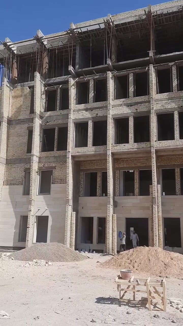🧱🏘🇮🇶🗺🪬
خلفة بناء 

بغداد حي الرئاسة 

ابو علي الدراجي

 اخوتي الأعزاء اخوكم خلفة بناء درجة أولى مستعدون لكافة أعمال البناء حسب المواصفات الهندسية وكافة الخرائط يكون عملنا كالآتي 

١.بناء الدبل ارضي ٤٠٠ آلف 

٢.بناء الدبل قاط اول٤٥٠ آلف

٣.بناء بيتونة وستارة ٤٥٠ آلف

نص مكتوب في الصور:
- عماره خلفات البناء كباله مستعدون لكافة فة اعمال البناء وحسب المواصفات طابوك 1 بناء كباله 2 بناء بلوك احمر 3 بناء ثرمستون 4 بناء طابوكه احمر اني وعمالي وأخذ عله الدبل ٤٠٠ للارضي اخذ عله الطابق الثاني عله الدبل ٤٥٠) ابو حسين القريشي *********** *********** *********** للاتصال واتساب