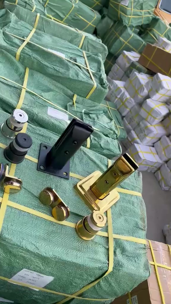 زبائننا الكرام
مثل ما عودناكم بتقديم كل ماهو جديد من الموديلات  هذا نماذج نتمنى ان ينال اعجابكم 
هدفنا ثقتكم ورضاكم عنا 
انسب الاسعار ... أجمل التصمايم  
للاتصال واتساب ***********
