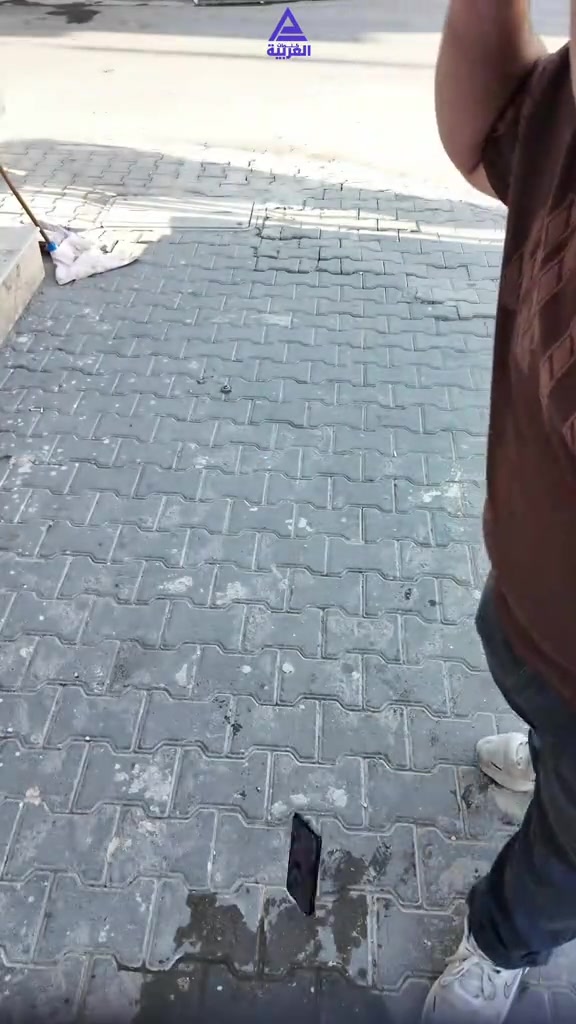 🔥 أقوى موبايل بالفئة الاقتصادية؟! تتخيل موبايل اقتصادي يجيك ببطارية 8000mAh وشحن سريع 45W؟ 😱🔥 نعم، هذا هو Realme C100! ⚡ بطارية ضخمة بسعة 8000mAh ⚡ شحن سريع 45W 📱 شاشة LCD بتردد 120Hz 💧🛡️ حماية عالية بمعيار IP69 Pro لمقاومة الماء والصدمات 💪 واحد من أقوى الخيارات ضمن فئته السعرية! إذا تبحث عن بطارية قوية + شاشة سلسة + حماية عالية وبسعر اقتصادي… فـ Realme C100 يستحق يكون من خياراتك 🔥 📍 شركة كلمات العربية للهواتف النقالة النجف الأشرف – شارع غدير فرات، مقابل كلية الإدارة والاقتصاد 🚚 يتوفر توصيل لكافة المحافظات العراقية 🇮🇶 📞 للحجز والاستفسار: 🔹 جملة: *********** 🔹 مفرد: *********** 🔹 إكسسوارات: *********** 🔹 صيانة: ***********
