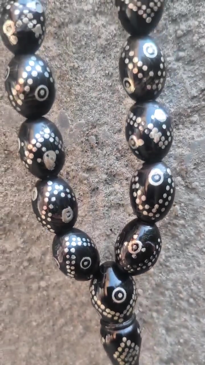 حجازي قديم • ٣٣ حبه • ٩٥ غرام فضة