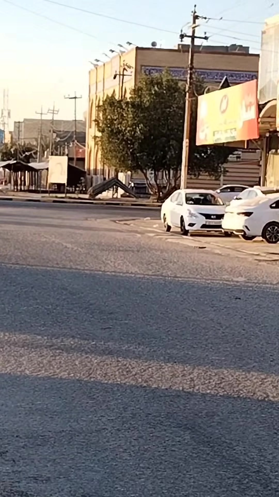 دار للبيع 150مترطبقين جديد حي العسكري منطقت 3000 خلف سواق الجنه قرب شارع الصب 
4غرف +2صاله +ستقبال +مطبخ +3حمام+2منور
الدار جاهز من كل النواحي يبع مبادره ونقد ***********  النجف الشرف
