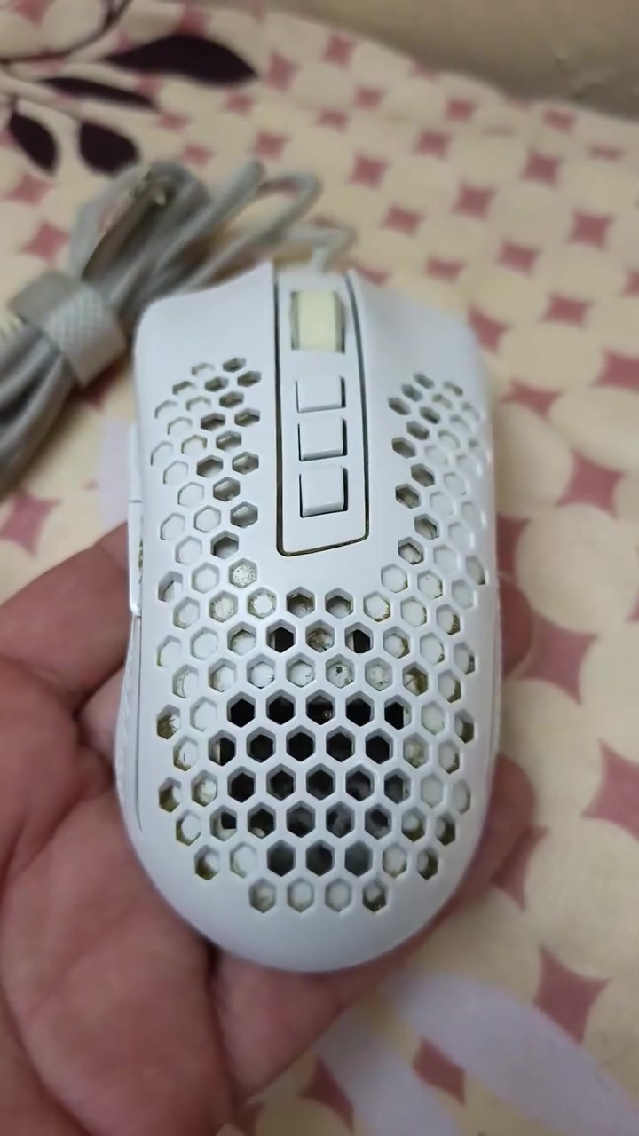 السلام عليكم 
ماوس Redragon Storm M808 Mouse (White)
اخو الجديد مستخدم قليل
السعر 10 الف 
الي يخدمه يراسلني
مكان بغداد الشرطه رايعه 
***********
