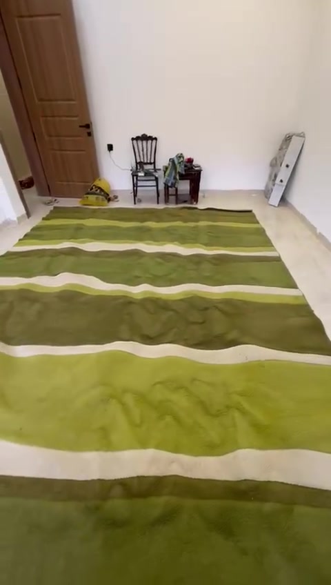 السلام عليكم 
زوليه قياس ٤ × ٣ مرتبه ونظيفه استخدام موسمين 
للبيع بسبب المكان سعر٨٠  الف وبيه مجال بسيط 
 برده للبيع خامه اصليه ونظيفه كلش ٤٥ الف 
المكان دوره شارع ٦٠ 
*********** واتساب
