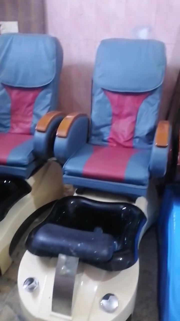 السلام عليكم كراسي قدم للبيع بغداد حي القاهره ***********
