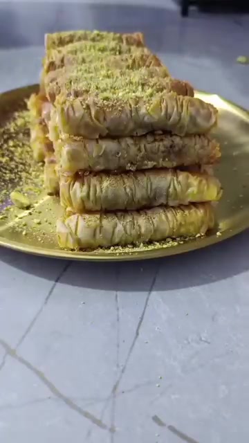 حلويات بيتي • كيك وبقلاوة • طلبات واتس