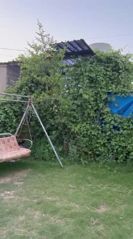 بيت للبيع مساحه 370 غرفت نوم مطبخ صحيات حديقه كراج عنوان كركوك حي خضراء ***********
