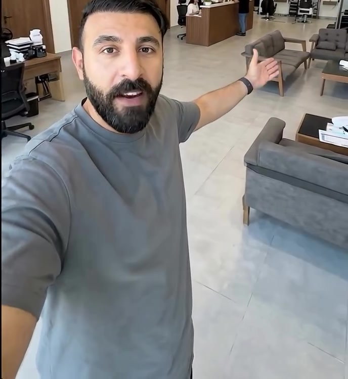 مركز تجميل للبيع ويرهم تاخذون بس المكان بدون الاثاث واتسوو جم او معمل خياطة او محل بدلات واسع المركز يقع في بغداد العامرية /شارع المضيف المركز اله سمعته الطيبة وشغال من 2016سبب البيع الانتقال الى مكان ثاني علماً ان ايجار المركز 500الف فقط للاستفسار الاتصال على الرقم ***********
