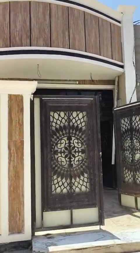 بيت مساحه 100 متر طابق واحد بناء طابوك باقي التفاصيل بالفيديو السعر 57 وبي مجال بسيط زراعي سند 25 خدمات ماء كهرباء مجاري العنوان الزعفرانيه شارع الكهرباء دور الشرطه قرب مولدة المصري للاستفسار الاتصال *********** البيت جديد ما مسكون قبل
