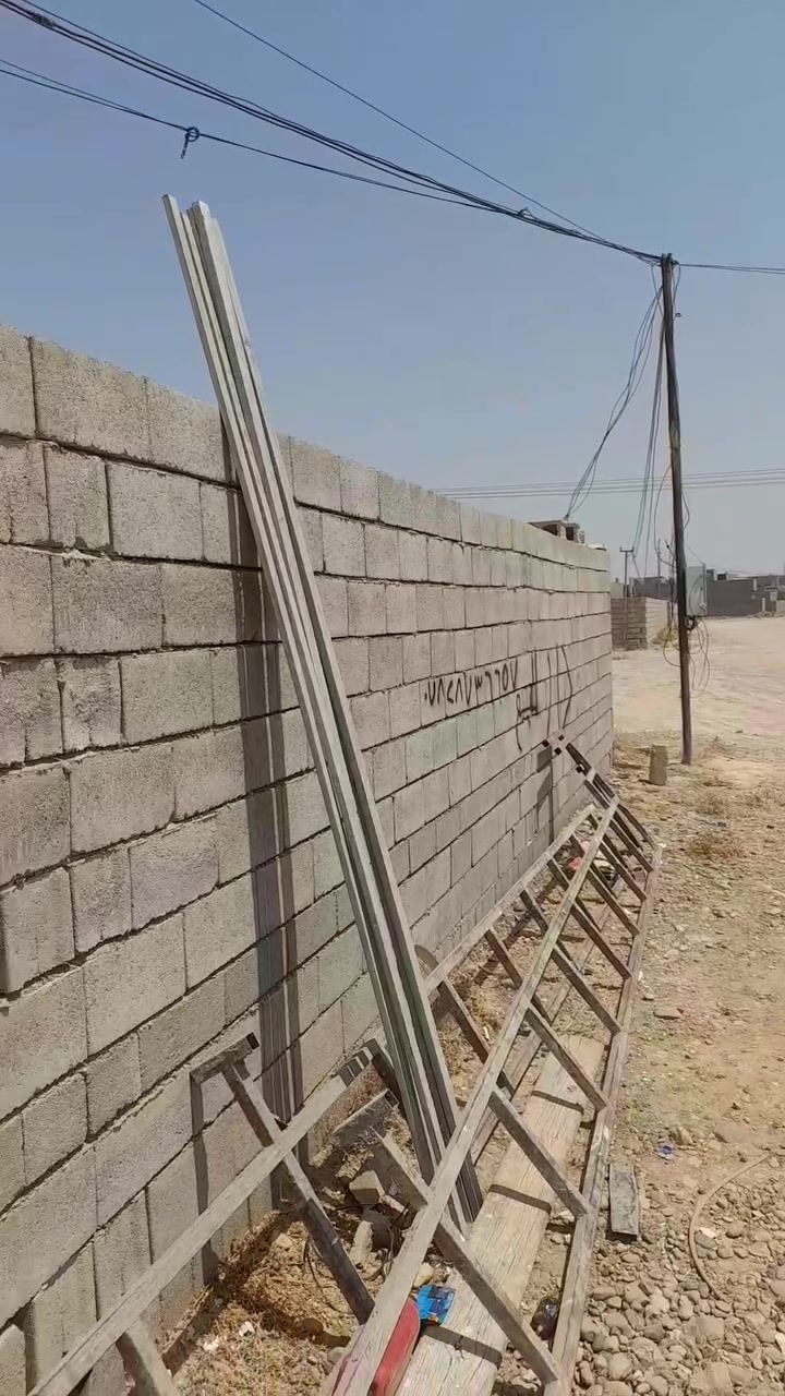 للبيع مساحه القطعه ٤٠٠ ركن
الفرسان يم الملعب السعر ٣٨ وبي مجال قليل 
ماء وكهرباء 
***********
