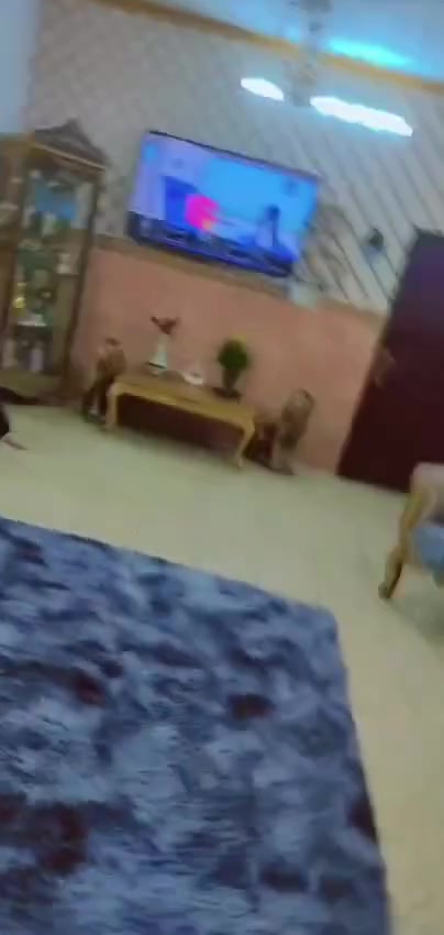 بيت الا يجار معالف 🏠
مساحه البيت ١٠٠ متر 
يحتوت على كراج كبير 🚗
حمام خارجي 🛁
صاله مساحه ٨x٤ 
مطبخ حار وبارد 🥪
حمام داخلي
طابق ثاني يتكون ٣ غرف نوم 🛌 
طابق ثالث مخزن كبير 
سطحين 
سعر ايجار ٥٠٠ قابل الى تفاوض $
ملاحظه بيت كوله مرمر نضافه ٩٩٪؜١٠٠
يجار من صاحب بيت بدون تدخل دالال 
الى تواصل على رقم ***********
