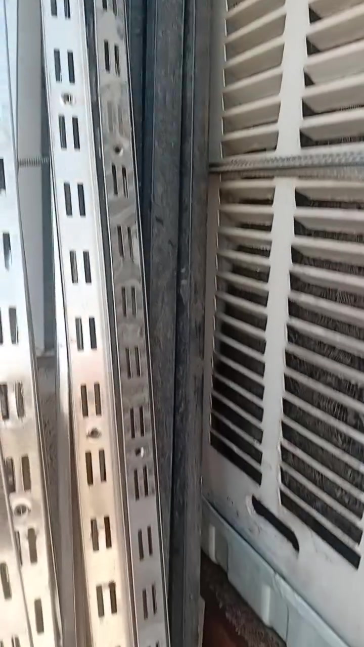 السلام عليكم لبيع ستاندرد كاملة ورفرف عنوني بغداد
ا

