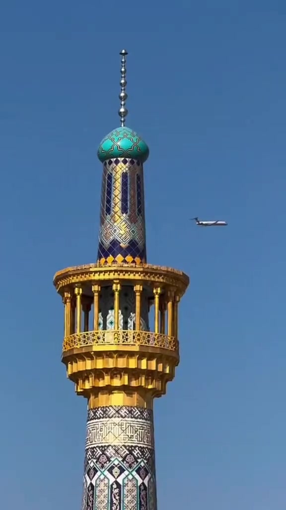 متابعينا الأحبه مستمرين برحلاتنا المباركة إلى إيران الحبيبة 
#البرنامج الاول قم ومشهد  بتاريخ 2026/9/5
مده الرحلة 11 يوم ٣ ليالي بقم و٤ ليالي بمشهد 
السعر 150 الف باص سياحي تشمل نقل وسكن ومزارات داخليه وجولات ترفيهية وسياحيه مع وجبتين طعام في مشهد 
الباص ال vip  بسعر 175 الف 
#البرنامج الثاني قم ومشهد وشمال ايران بتاريخ 2026/9/5 السعر  300الف باص vip  
مده الرحلة 14 يوم تشمل نقل وسكن ومزارات داخليه وجولات ترفيهية وسياحيه مع وجبتين طعام في قم ومشهد   سارعوا بالحجز وتسليم الجوازات للحجز والاستفسار الاتصال على الأرقام التالية 
*********** واتساب 
 *********** 
العنوان بابل الحمزه الغربي فلكه الساعه قرب شاورما ابو العبد
