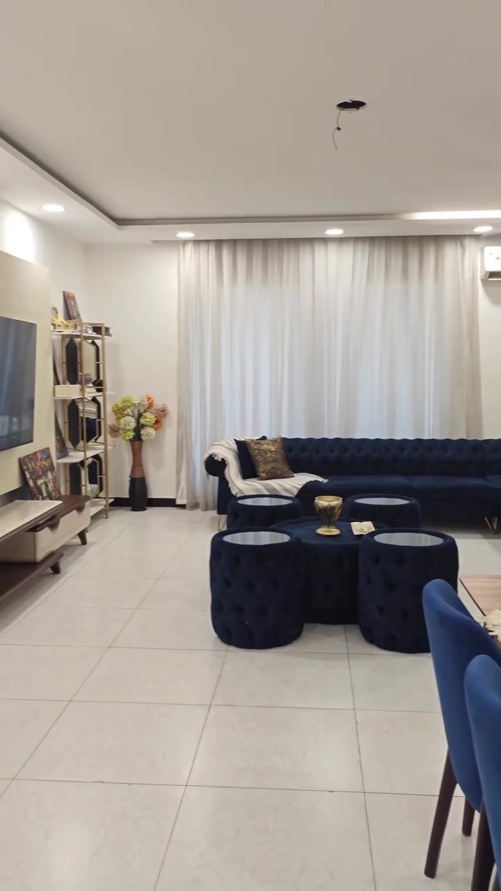 🏠 شقة للإيجار – مجمع زهراء السيدية

📍 السيدية – مجمع زهراء السيدية
📐 المساحة: 180 م²
🏢 الطابق: الرابع
🌆 إطلالة مميزة
🌿 3 بالكونات
🛋️ مؤثثة بالكامل وجاهزة للسكن

✨ خدمات المجمع:
🔐 سكيورتي وحماية على مدار 24 ساعة
🛗 مصاعد تعمل على مدار 24 ساعة
⚡ كهرباء مستمرة
🏡 خدمات 

💰 سعر الإيجار:  لتواصل  

***********
