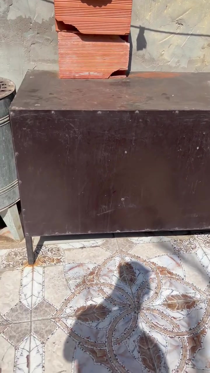 السلام عليكم ميز فلافل جديد متسخدم اسبوع تفصل حلوو نضيف متروك هم طوله مترين بي خانات جوه حلوو للبيع مكاني البصره كرمه علي شارع ابوصخير شارع نفط رقمي بس واتساب ***********
