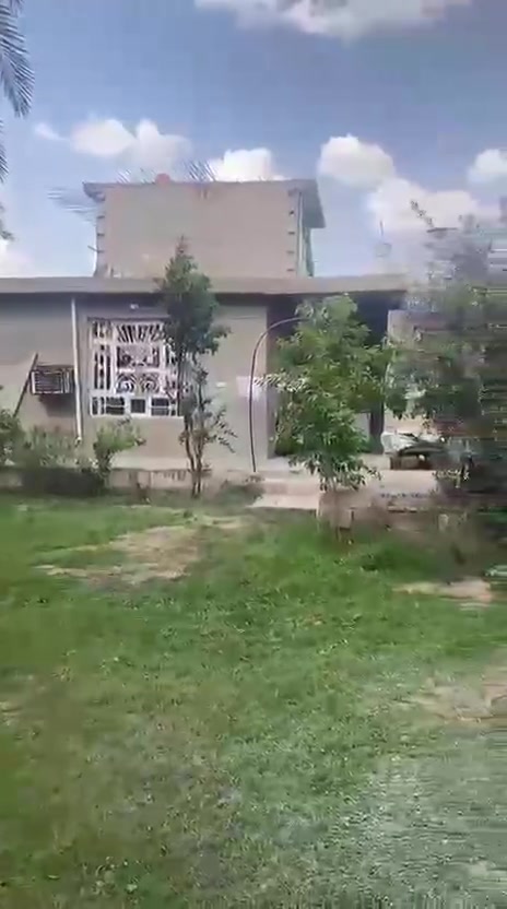 السلام عليكم 540 متر للبيع بيهه بيت كامل طابو ملك صرف كامل الخدمات المكان المدائن شارع سيد علي قريب على الشارع العام وقريب على نهر دجله للستفسار (***********) بي واتساب//
