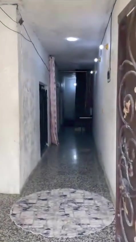 بيت للبيع طابو صرف مساحة 125متر يحتوي على غرفة خطار وثلاث غرف نوم أربعة في خمسة ونص مطبخ حار وبارد العنوان التاجي أم العضام الاستفسار على الواتساب ***********ابو عباس الكعبي
