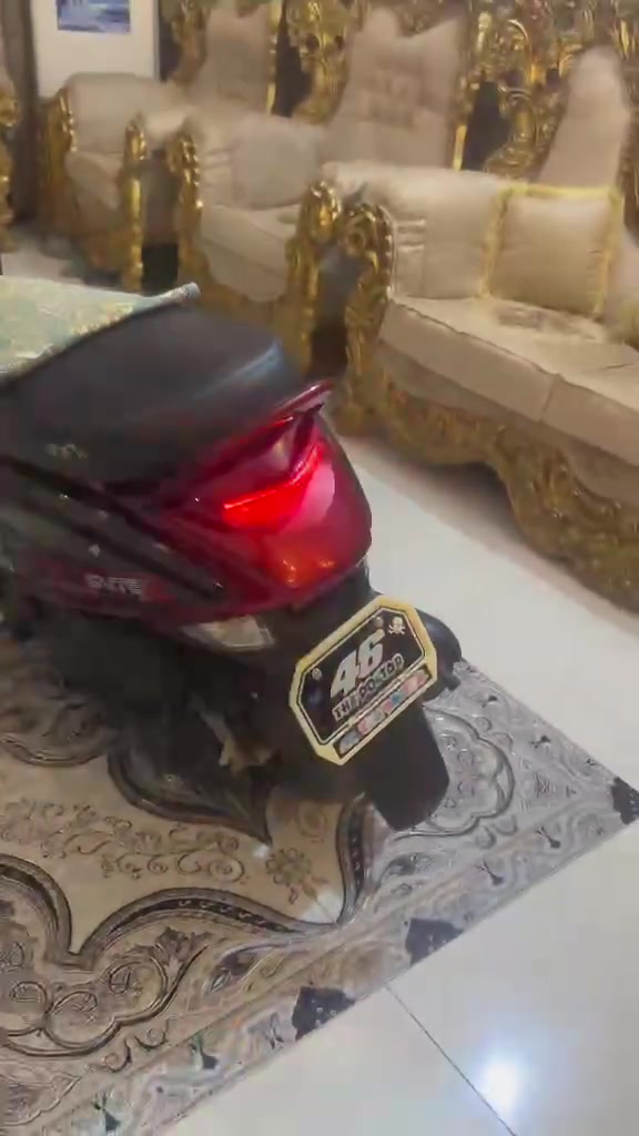سلام عليكم بوليس حديث صارله تلث تشهر من نزلته كفاله عامه ما بيه ي نقص السعر 650 وبيه مجال حك الجيه السكن بابل الحمزه الغربي رقم الهاتف ***********
