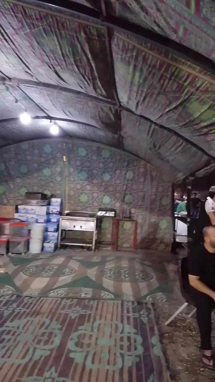 السلام عليكم شباب جادر للبيع مستعمل نضافته بس الي بالصوره شوفه واقتنع السعر 650 بغداد البلديات 
***********

