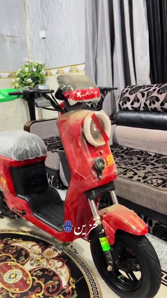 سلام عليكم حبايب دراجه وكيل جديده R9 والله مستعمله فقط 10 أيام 
موديل2026 معروفه بل مواصفات الحلوه 32 امبير لون مميز احمر
السعر قفل كلش 575 الرقم التواصل فقط واتساب***********.
