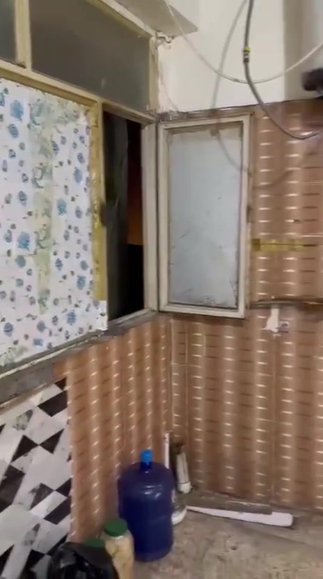 شقه للايجار. 
طابق ثاني درج
غرفه وصاله ومطبخ وخدمات
الاعظميه شارع 20
ب300 الف
***********
