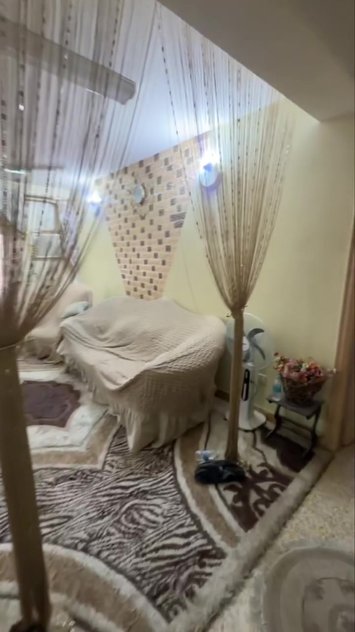 شقه البيع مساحه شقه  115 متر حي السلام مجمع السلام 🏘️ 
غرفتين  وصاله ومطبخ   وستقبال وصحيات بناء مرتب تنباع مع الاثاث
مكتب دار السلام للتفاصيل الاتصال على الارقام الموجوده
***********)  (*********** #بيت #نجف #حي #سلام #بيت #نجف #حي #سلام #بيت_للبيع #مساحه #النجف #عقار #مكتب #عقارات #دار #للاستفسار #بناء #البيع #تجاري #مطلوب #طابق #واحد
