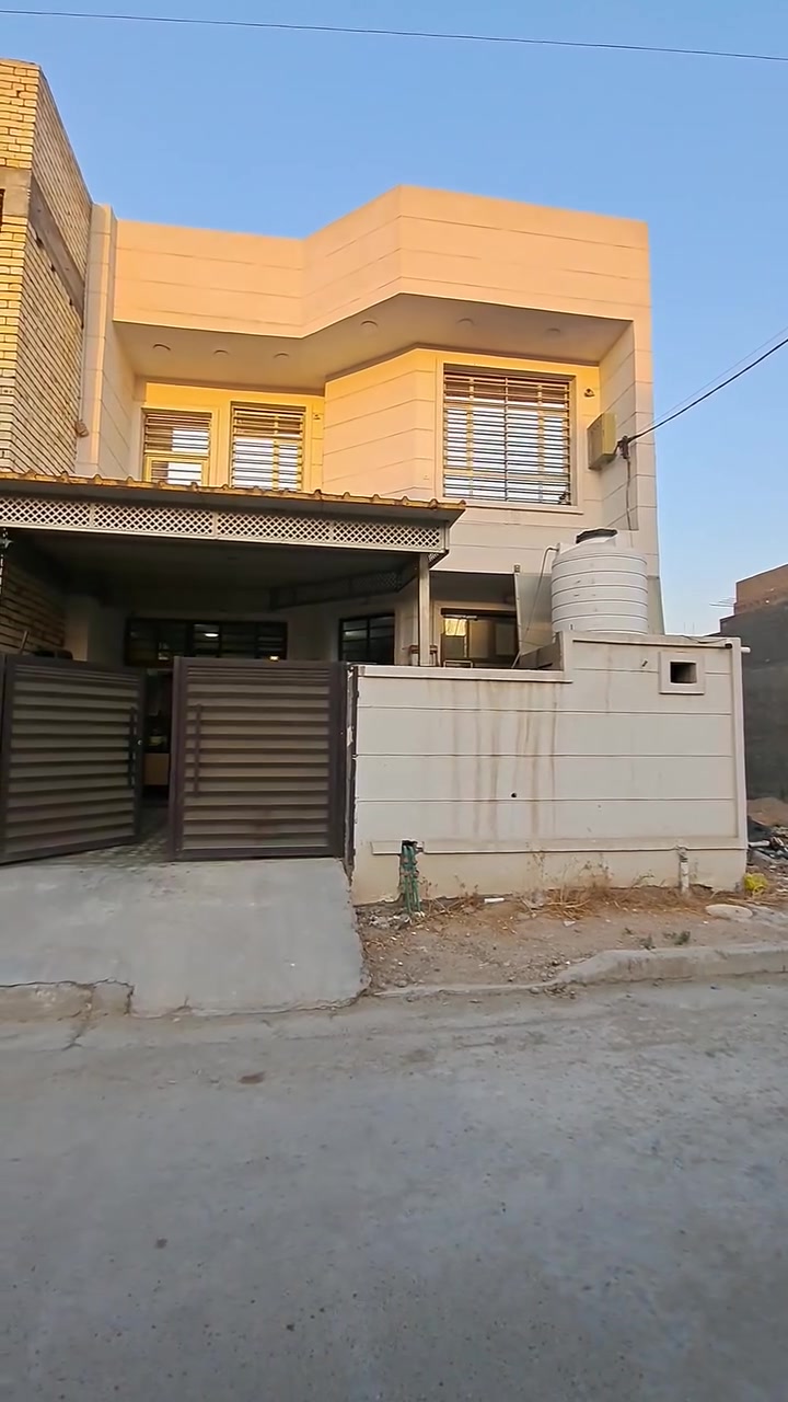 بيت مساحه ١٥٠ متر طابو صرف طابقين ٦ سته غرف نوم طابوك واجهه ٧ونص نزال ٢٠ متر علما البيت مطلوب اسكان ٤٣ مليون تدفع بالشهر للاسكان ٢٦٥ الف  
السعر الكلي مع الاسكان ١٨٣ مليون وقابل للتفاوض 
بغداد المحموديه حي بدر مقابل حديقة العطاء وشارع حله بغداد موقع حلو مثل ما موضح بالفديو 
للاستفسار *********** وات *********** واتساب
