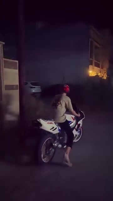 السلام عليكم
CBR 919
دراجه نضيفه وخير من الله نضافه كدامكم
مكينه شرط ما مفتوحه جيب فيتر وافحص 
دراجه عوزها باتري فقط وترتيبات خارجيه 

السعر مليون و400 وبيها مجال بسيط 
مكاني موصل الرشيديه 
واتساب فقط ***********
