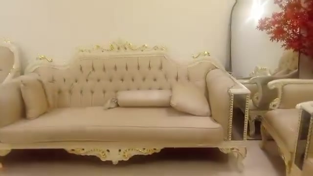 السلام  عليكم تخم ملكي كامل ٦ قطع  ووياه الطبلة مثل ما موجود بلفيديو   جديد  كلش شخط مابيه السعر ٩٠٠ بيهة مجال قليل المكان بغداد شارع المطار يم عباس ابن فرناس الرقم للتواصل واتساب ***********
