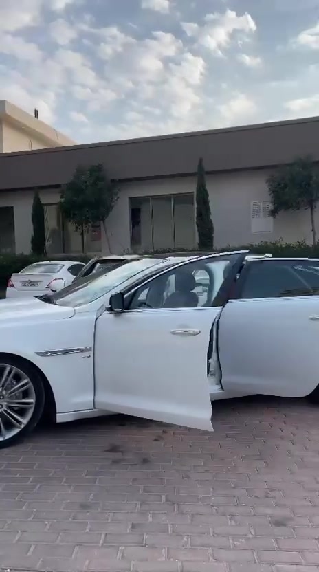Jagwar xjl 2015
***********
