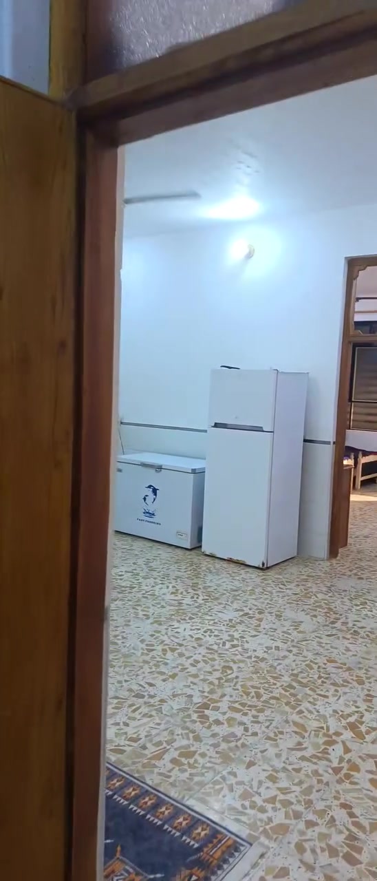 ياالله السلام عليكم دونم مسيج بلوك على شارعين بي بيت بناء حديث طابوك وصب مسلح كامل الخدمات كهرباء وماء وسحب مكاني بغداد قرب جسر الفرنسي شارع سده مال طاقه الكهرباء ***********
