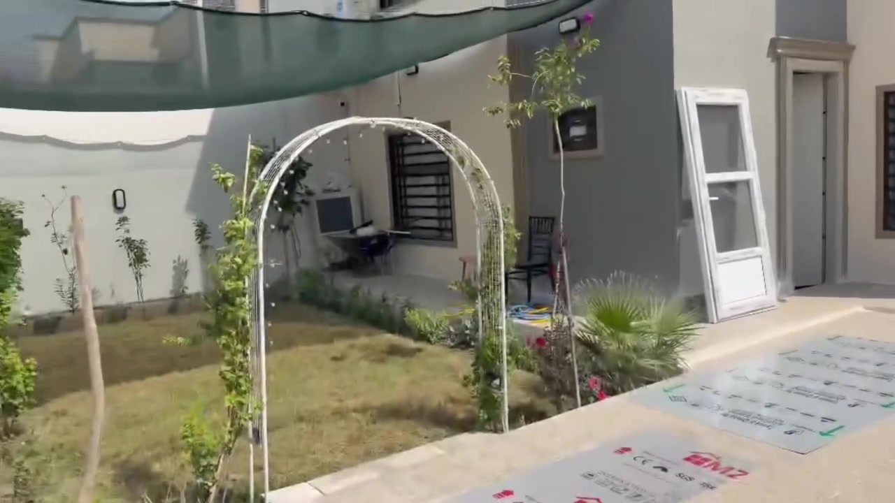 🔥 أدفع 150 مليون واستلم مفتاح دارك فوراً! 🔑🏡

دار للبيع في مجمع الأميرات 2
📍 المربع الخامس
📐 مساحة الدار: 250م²

✨ الدار مجهزة بإضافات مميزة:
• تعلية السياج
• تبديل الباب الرئيسي
• إضافة غرفة
• زراعة حدائق عدد 2 🌿
• بورسلين للكراج
• تبديل منظومة الماء
• طاقة شمسية متكاملة ☀️
• تغذية البيت بالكامل

💰 الواصل: 150 مليون فقط
🏦 والباقي عن طريق المصرف العقاري
🔑 استلم مفتاح دارك واسكن فوراً

📍 النجف الأشرف – مجمع الأميرات الأولى، مقابل مجمع الكرار
📞 ***********
