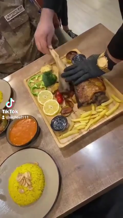 شيف شرقي من الموصل متفرغ حاليا للتواصل ***********
