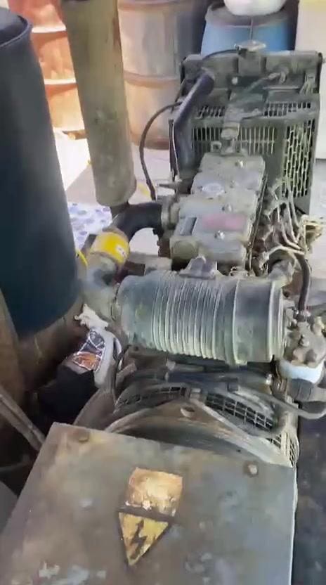 السلام عليكم مولد بيركنز انكليزي 20kv      ٤بستم جديد جديد مكفول من الفتح والتصليح مامفتوح بي برغي استخدام منزلي مامتعوب ابد للبيع رايده ب٢٩ ورقه وبي مجال والله نظيف حيييل المكان بابل الشراي التواصل على هذا الرقم ***********
