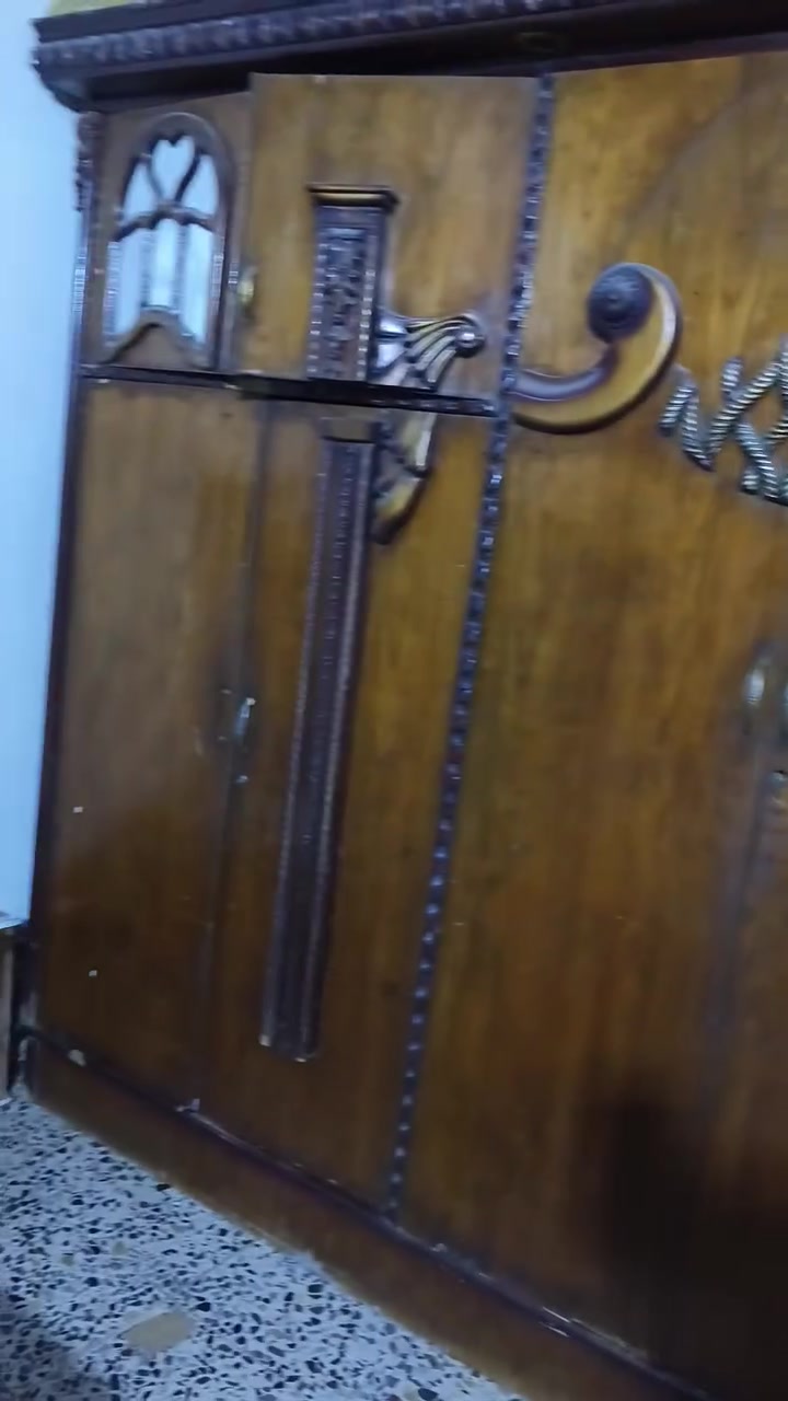 غرف نوم للبيع او مروس ٤٠٠ بيه مجال بغداد الحسينيه ***********

