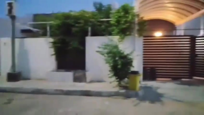 بيت ٢٠٠ متر 
مجمع السلطان 
طابق واحد 
شارع ٣٠ 
وجه كربلاء 
غرفتين نوم صاله صغيرة موزع
مطبخ 
حمام +غربي 
صيحات شرقي 
استقبال 
الاضافة حديقة مثمرة 
كيسبان 

مطلوب لمصرف الرشيد ٣٧ مليون 
تدفع من اصل مبلغ البيع 
يتم إخلاء البيت بعد ثلاث اشهر من تاريخ توقيع عقد البيع 
البناء طابوق جمهوري سليمانية 
البيت مرحلة اولى

تواصل واتساب ***********
